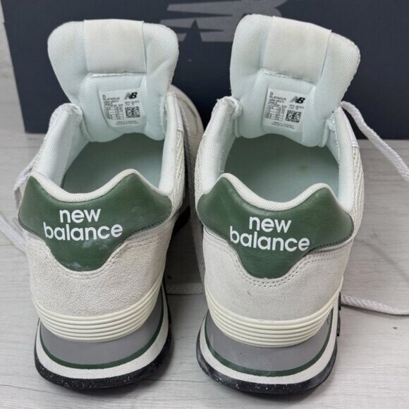 New Balance 574 Mens Sneakers Size 9 White & Green Suede/Mesh Athletic Shoes - Picture 3 of 5